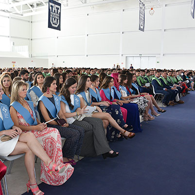 educacion graduacion 19 18 10 CURSO 2018 2019 Estudiar en Universidad Privada Madrid