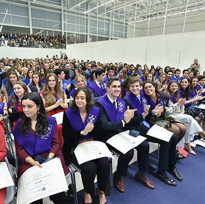 graduacion experimentales 10 401x400 1 CURSO 2019   2020 Estudiar en Universidad Privada Madrid